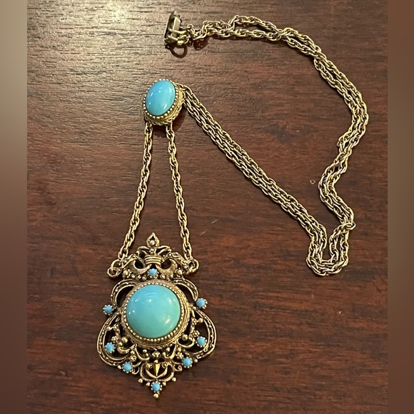 Antique style faux turquoise gold tone pendant necklace - Picture 1 of 8
